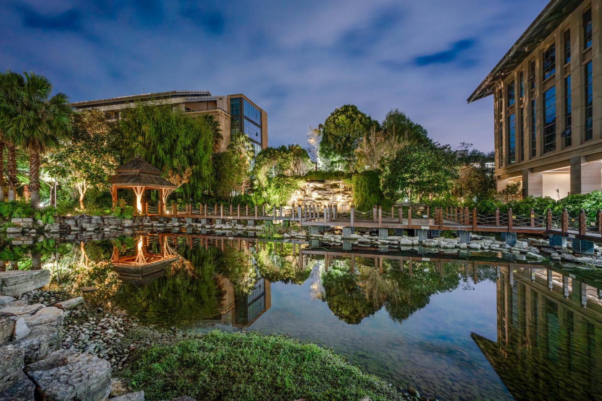 Отель Intercontinental Kunming By Ihg Экстерьер фото