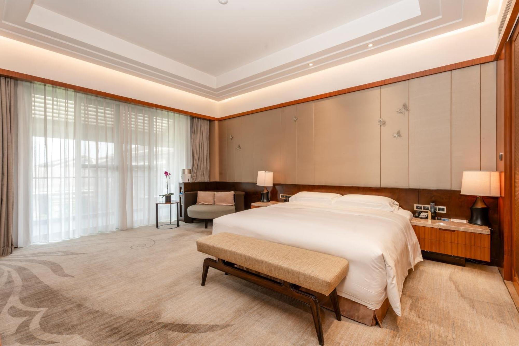 Отель Intercontinental Kunming By Ihg Экстерьер фото
